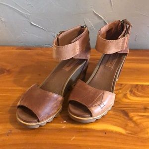 Sorel ankle strap wedge sandal